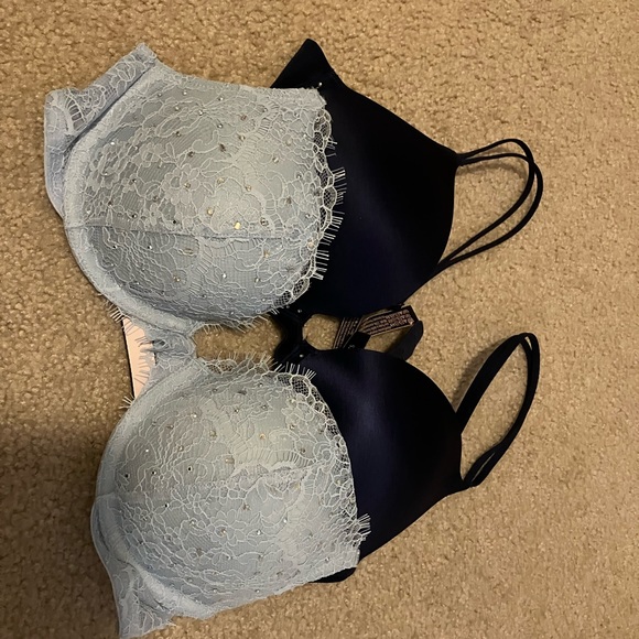 Victoria’s Secret bundle. Size 32C - Picture 2 of 9